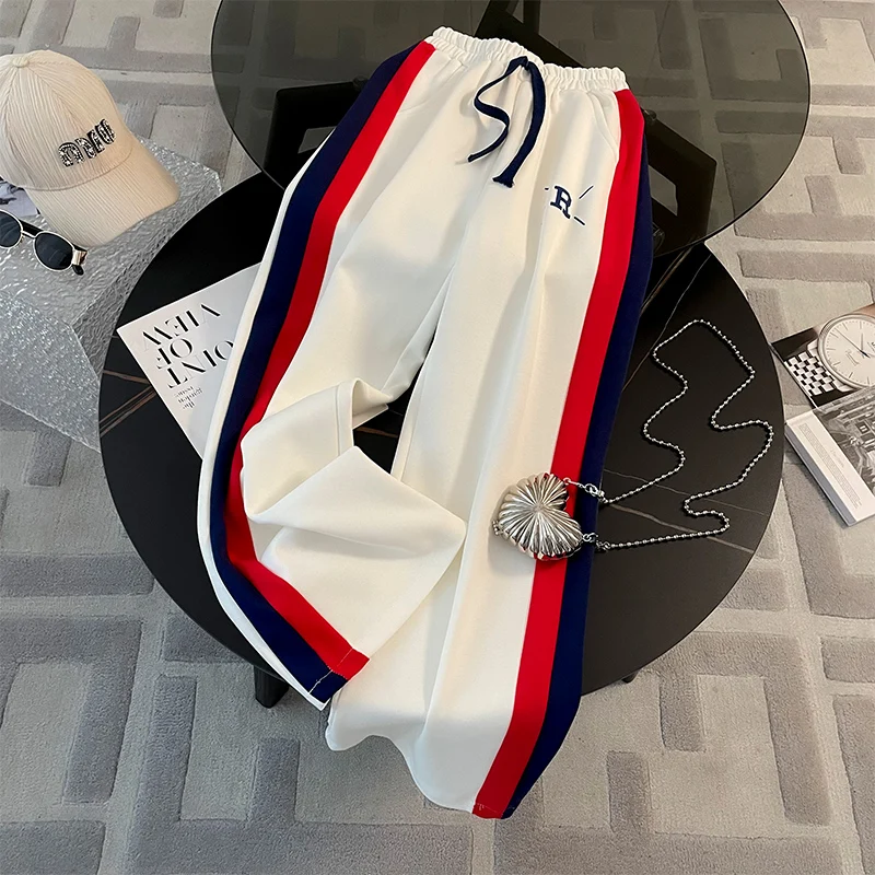 Рисунок 3 - Комплект из двух предметов для женщин