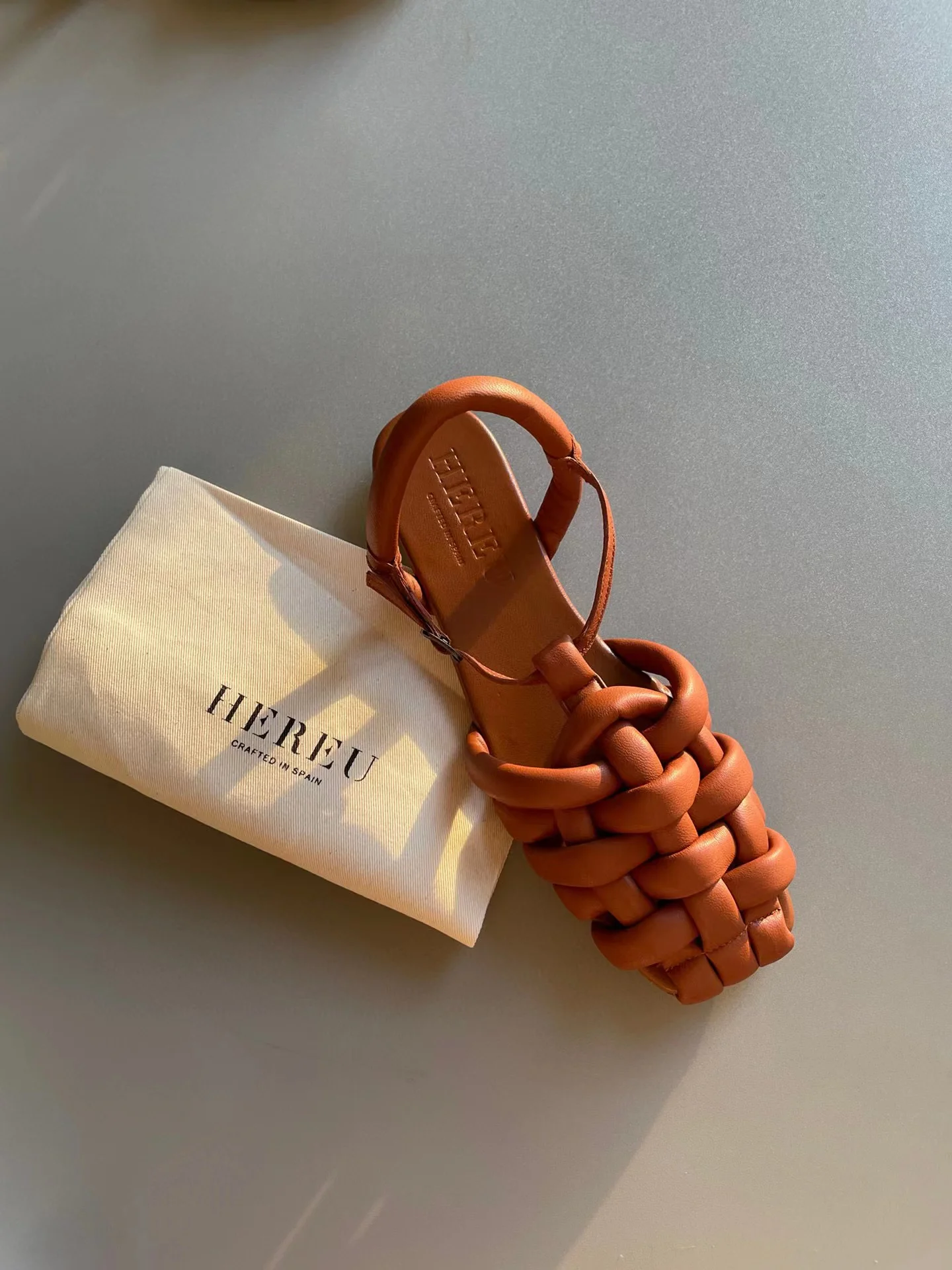 HEREU Quality Woven women's Shoes Niche New Summer Genuine Leather Fashion Simple Soft Beach Vacation Flat Roman Women's Sandals