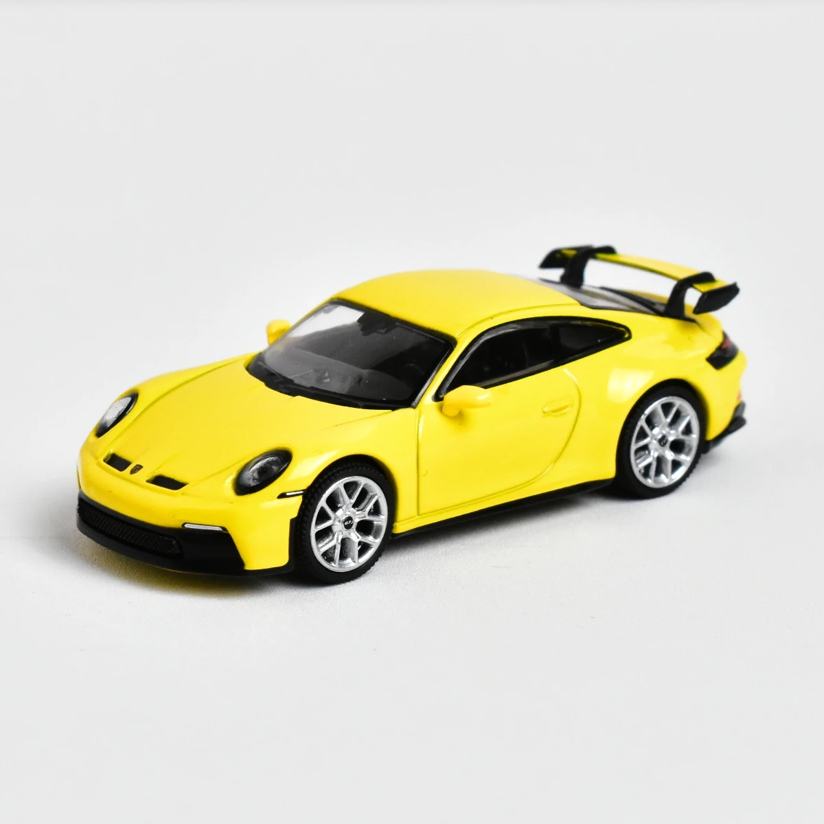

MINI GT 565 1:64 911 (992) GT3 Car Model