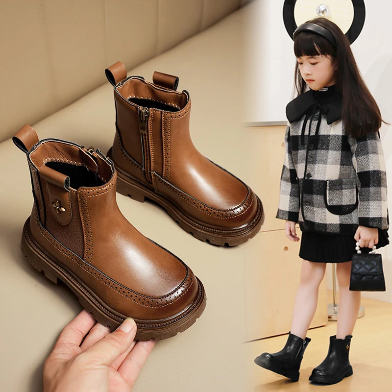 

Модные ботинки для девочек, новинка осень-зима 2023, модные крутые короткие ботинки в британском стиле, детские ботинки с мягкой подошвой XZ266