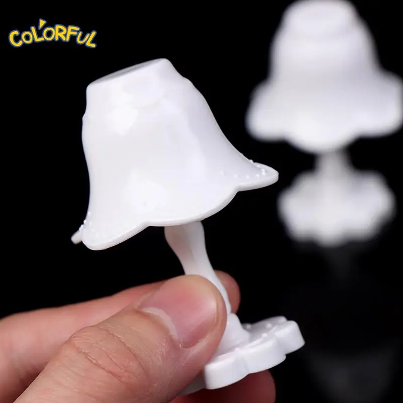 2pcs/lot 1:12 Scale Dollhouse Miniature Battery Operated Lights Up Table Lamp White doll house furniture miniaturas accesorios
