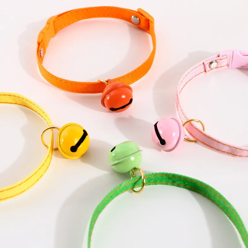 

Ошейник для кошки с колокольчиком, регулируемое ожерелье из джинсовой ткани ярких цветов для щенка чихуахуа, Йорка, аксессуары для галстука...