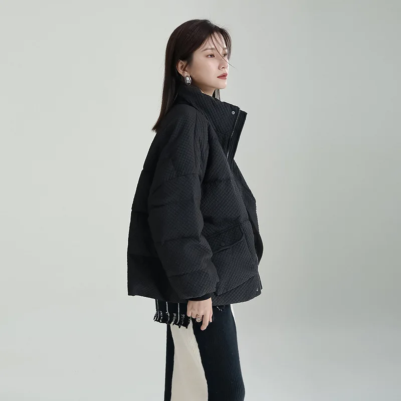 2022 Winter New Simple Designer Models White Duck Down Jacket Stand Collar Short Zipper Diamond Check Jacket