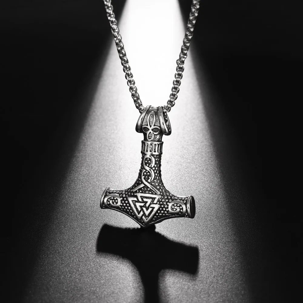 Ожерелье с кулоном в стиле викингов