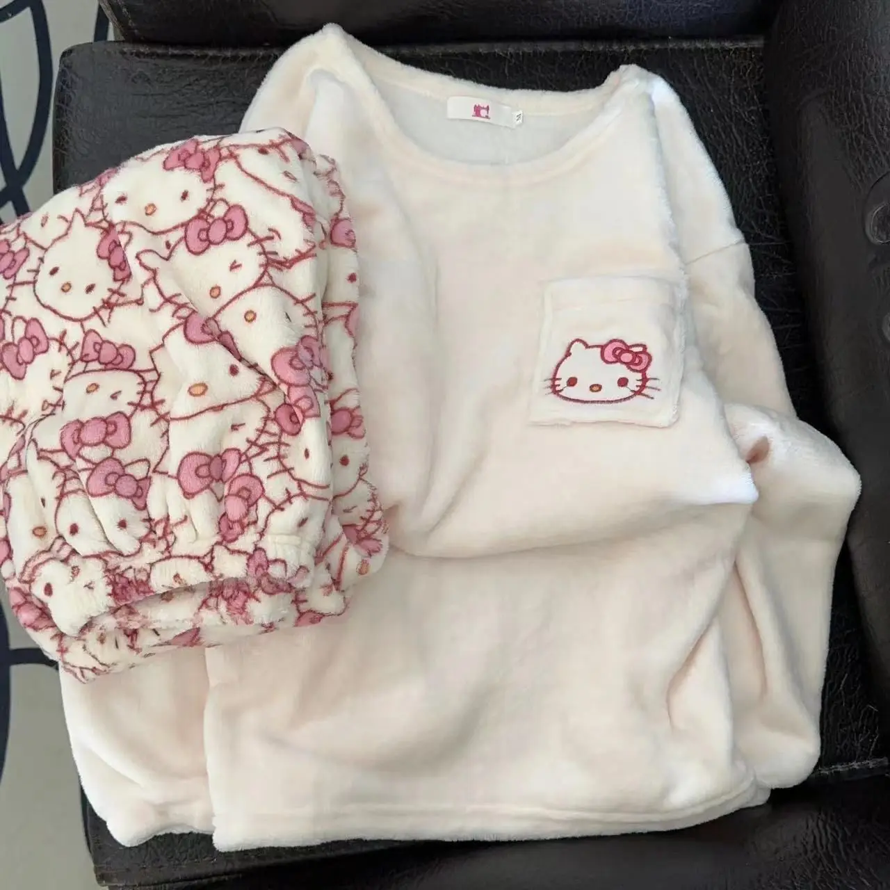 

2Pcs Set Japanese Cute Hello Kitty Pajamas for Women Winter Flannel Plus Velvet Thickening Cartoon Home Clothes Tracksuit Gifts