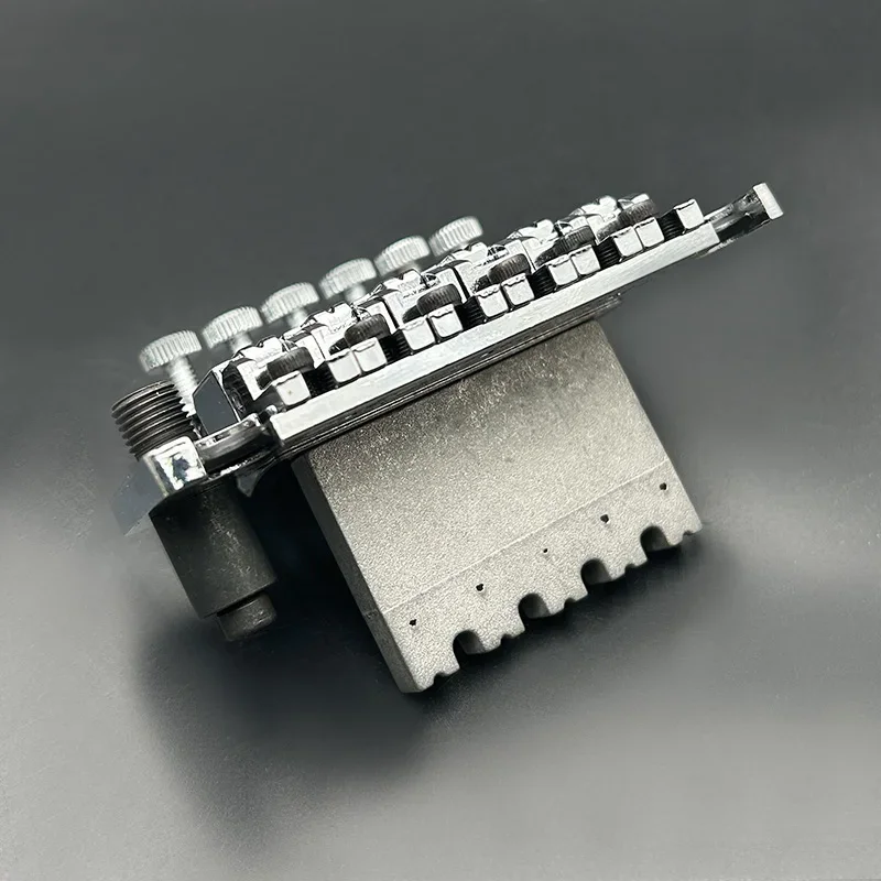 Фото 1 комплект электрогитары Tremolo Bridge Systems с двойной фиксирующейся кромкой и Whammy Bar, черный, золотой, хромированный цвет №4