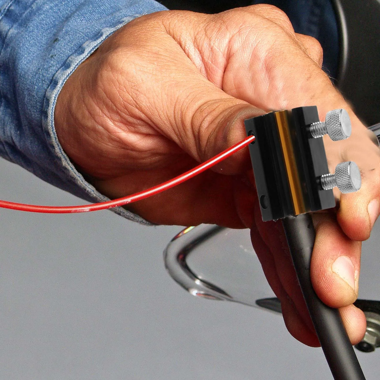 

Смазка для дроссельной заслонки мотоцикла, двойной кабель