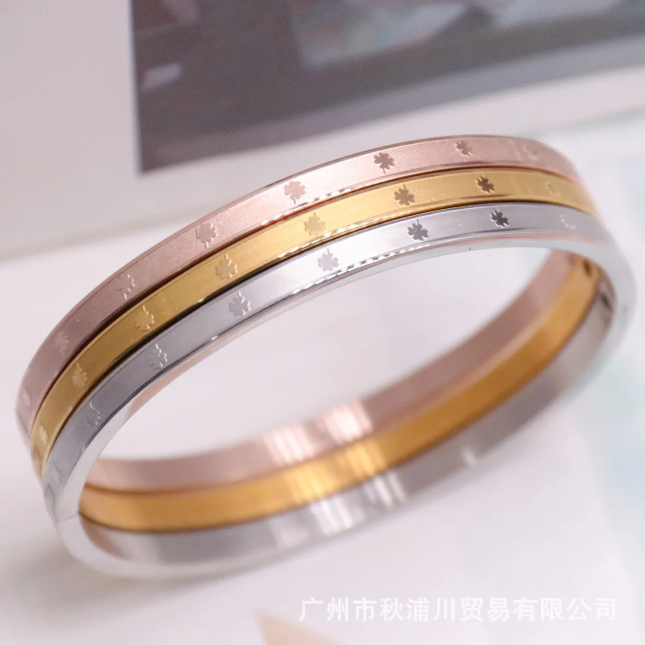 

Titanium Steel Bracelet Fashion Women's Slim Clover Bracelet Three Colors Available accessories for women