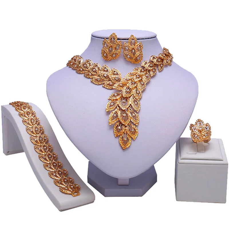 

Dubai Gold-color Jewelry set Romantic long clothing design High quality fashion wedding in Nigeria Africa beads jewelry set