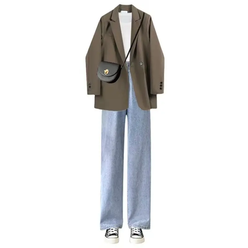 Рисунок 6 - Женский костюм из трех предметов