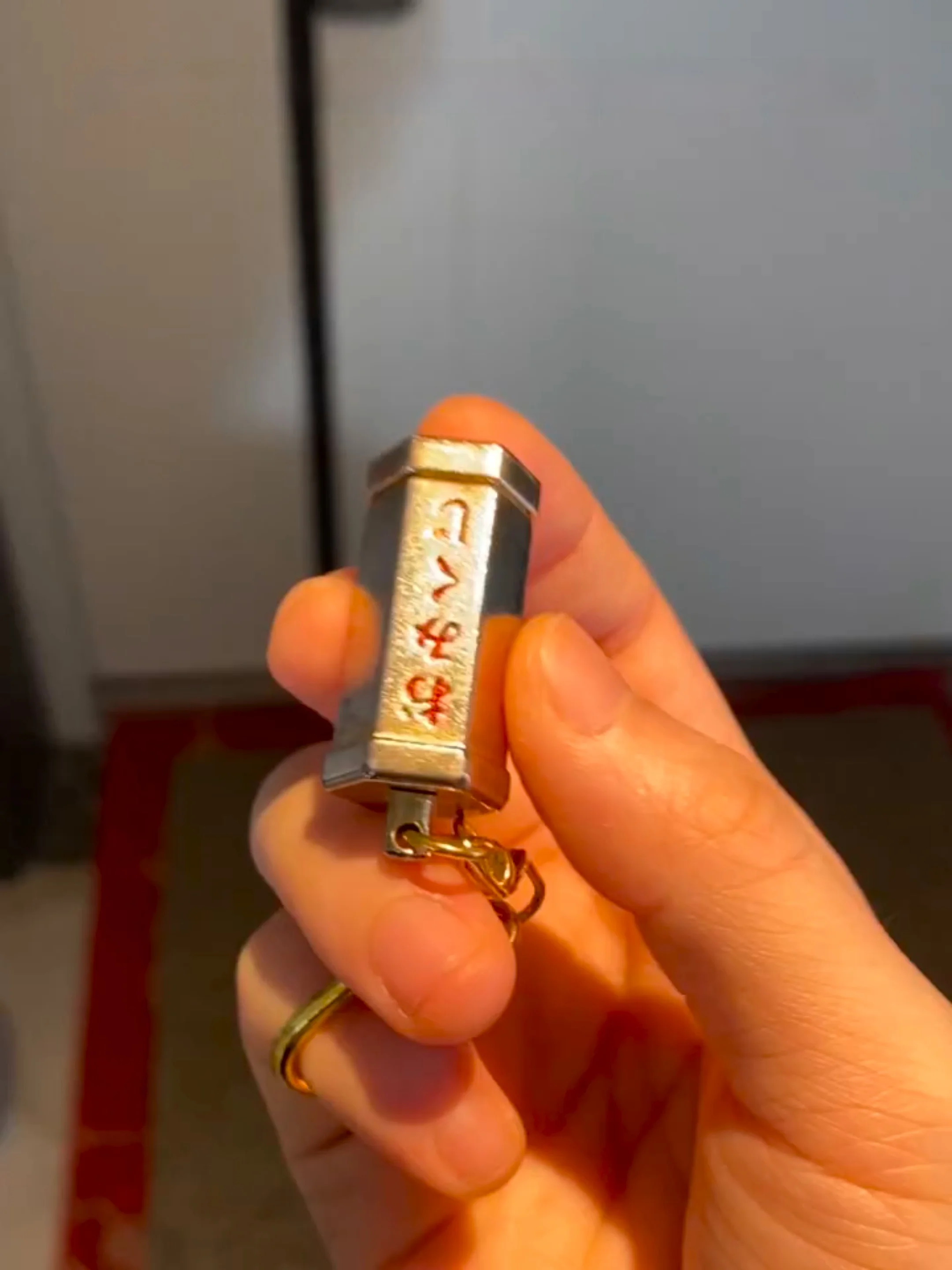 Брелок для ключей небольшой кулон новинка 2024 металлический держатель Visa удача