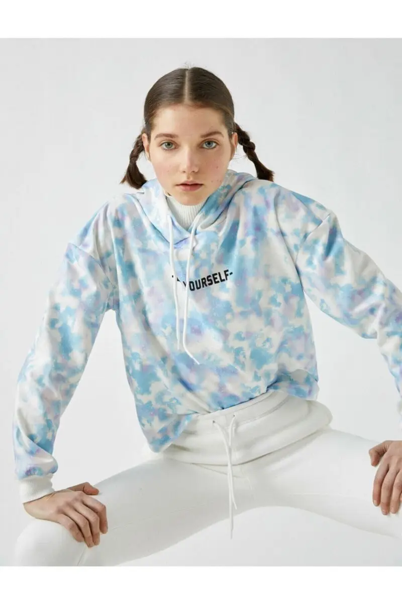 

Женский синий свитшот с капюшоном и синим капюшоном