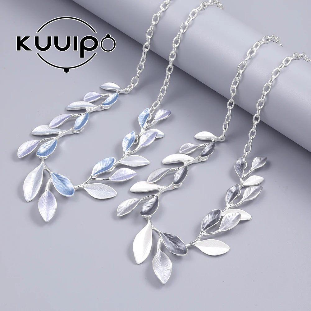

New in Gray Leaves Enamel Chokers Trendy Zinc Alloy Elegant Chains Neck 2000s Aesthetic Original 2023 Necklaces for Women Luxury
