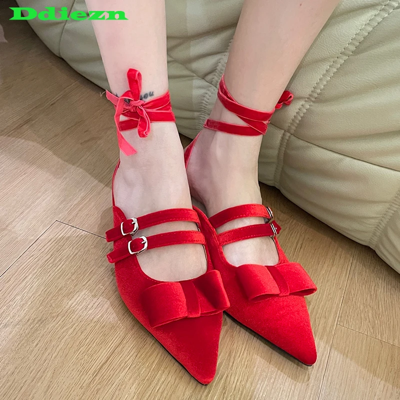 

Туфли-лодочки женские на среднем каблуке, с заостренным носком