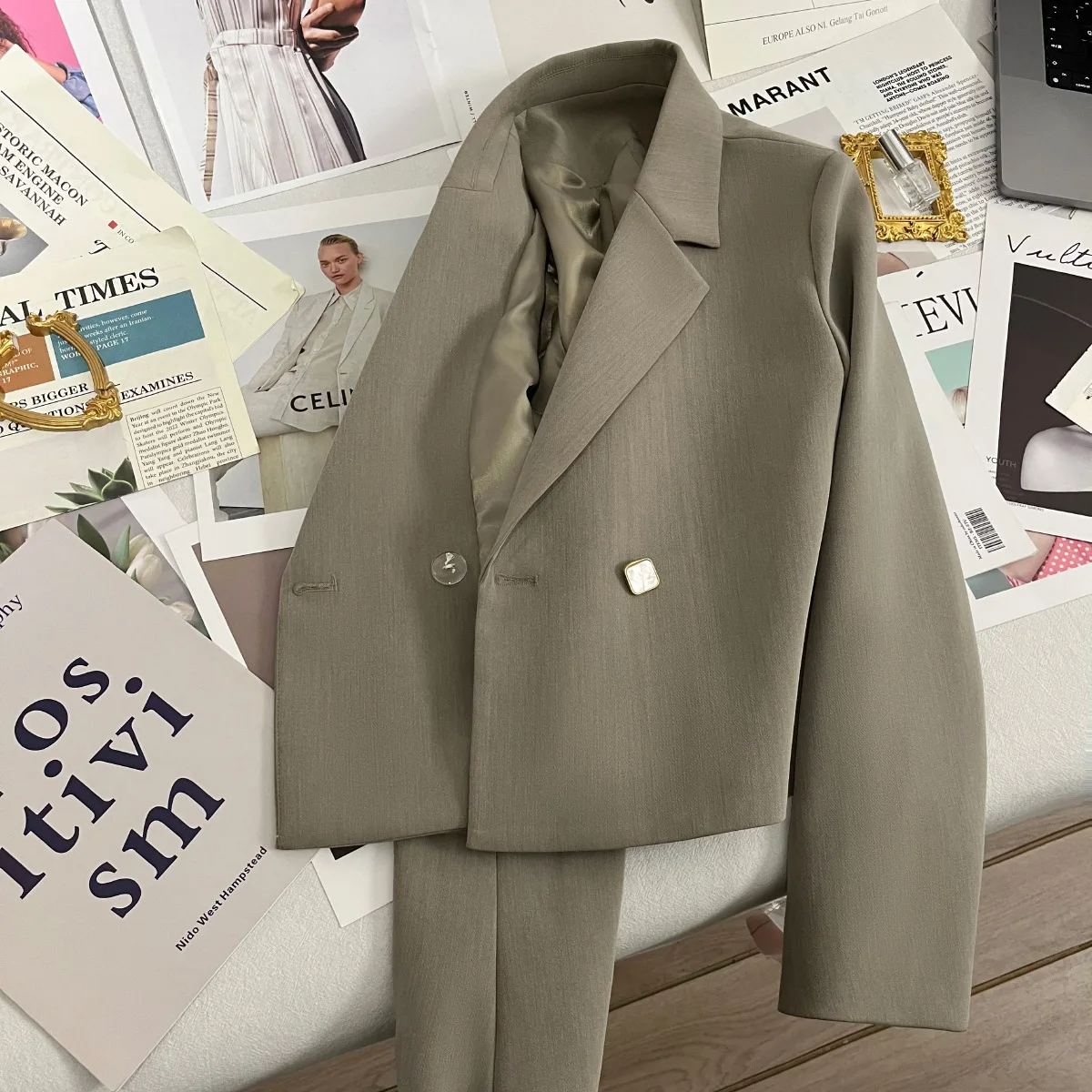 Blazer for Women Spring and Autumn 2023 New Gray-green Blazer Women's Spring Temperament Casual Cropped Blazer