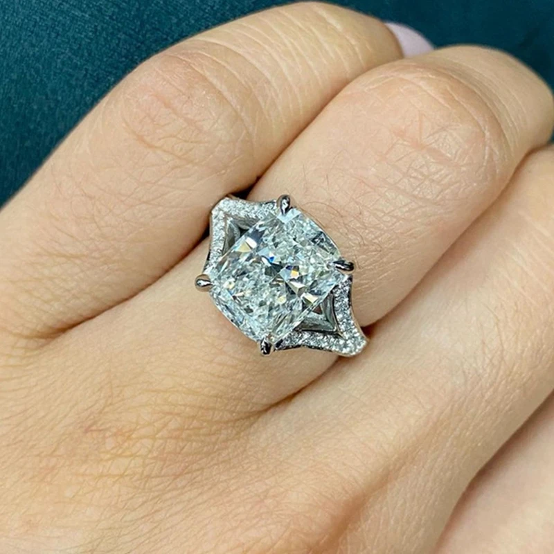 

Luxury Princess Cut White Cubic Zirconia Diamond Rings For Women Banquet Party Silver Color Fashion Jewelry Wedding Band
