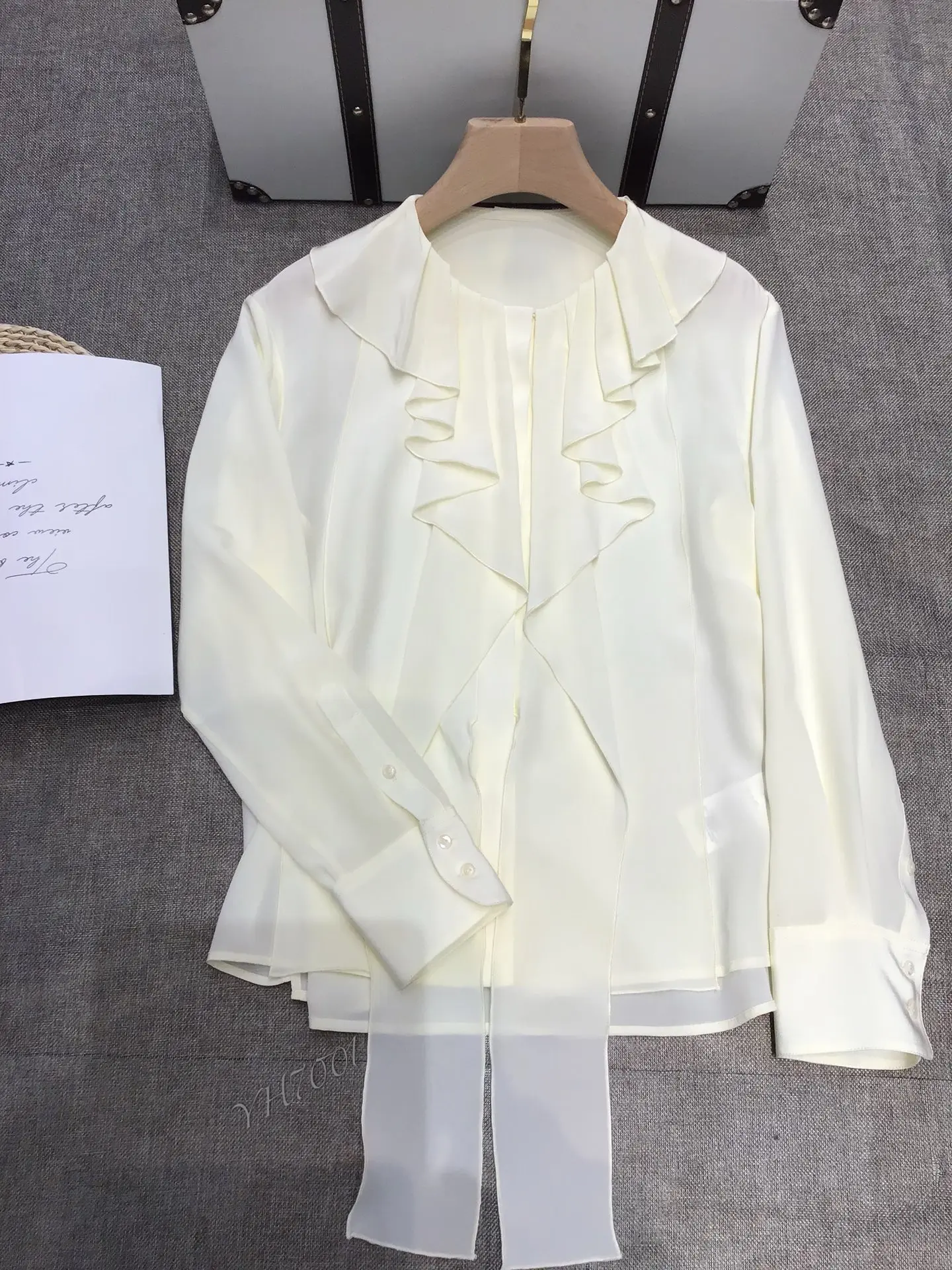 

2022 spring and summer new women's silk shirt