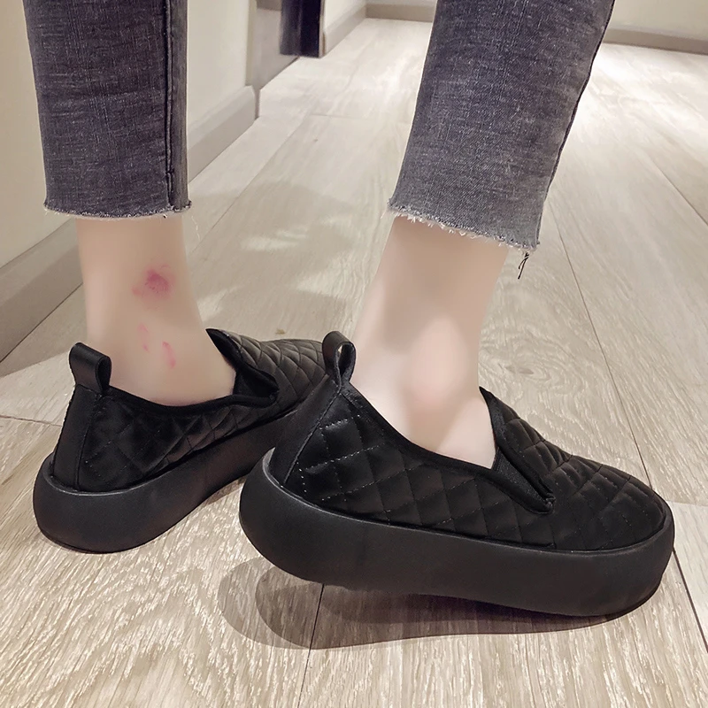 Женские кроссовки без шнуровки повседневные на платформе и плоской подошве