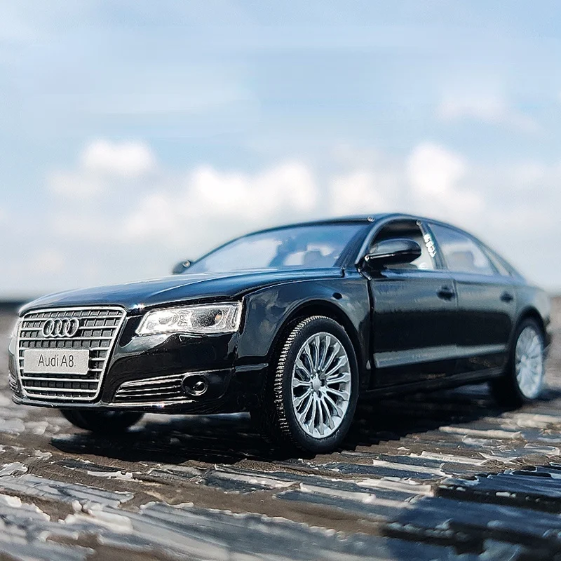 

1:32 Simulation AUDI A8 Alloy Car Model Diecast & Toy Vehicles Metal Pull Back Car Sound Light Childrens Toy Gifts Collection
