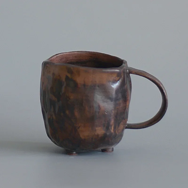 

Керамическая чашка в японском стиле