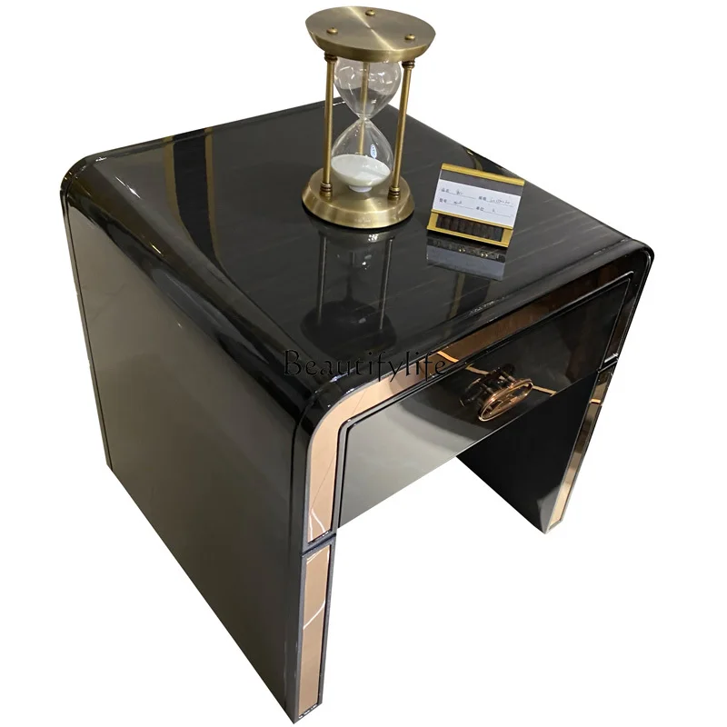 Итальянский уголок из массива дерева несколько углов светлый роскошный