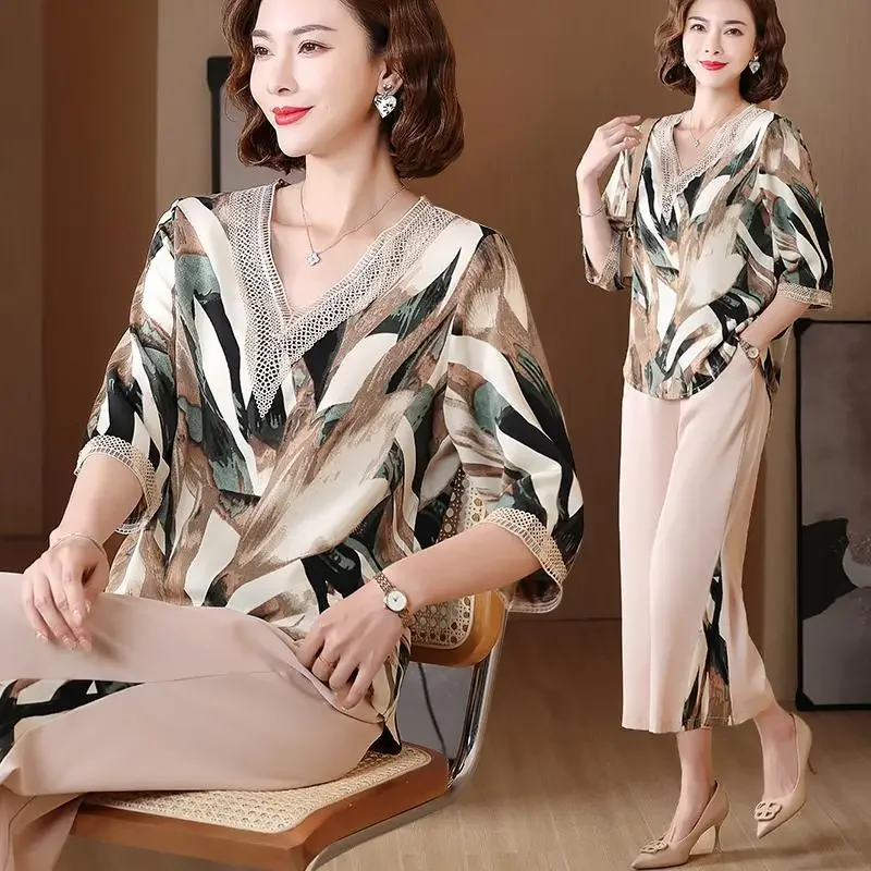 Модный повседневный костюм для женщин среднего возраста пожилых брюки-клеш