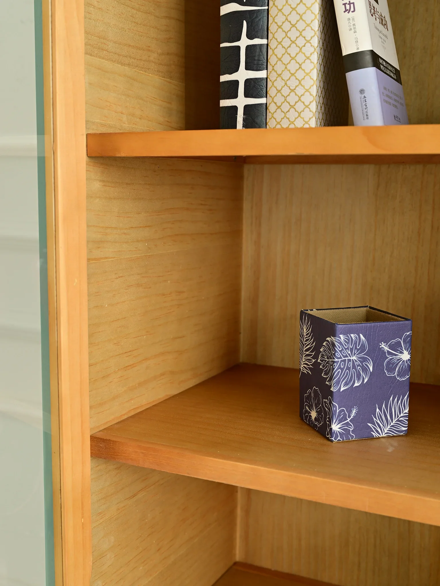 Французский Ретро Шкаф для столовой из массива дерева на боковой стене изогнутый