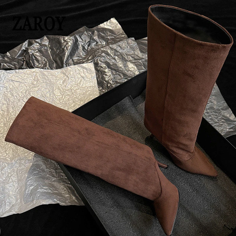 Фото Женские зимние сапоги ZAROY до колена, теплые, на тонком высоком каблуке, с острым носком, из замши, длинные, дизайнерские, для банкетов №3