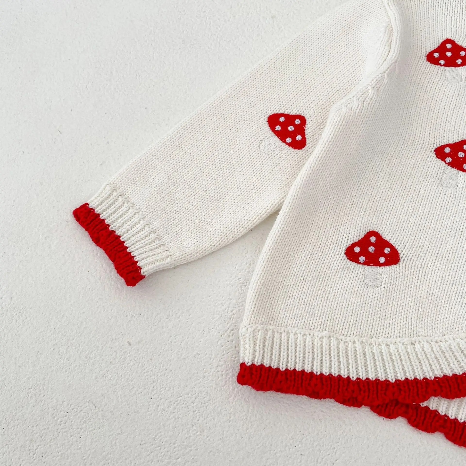 Кардиган с длинными рукавами и вышивкой в виде грибов для маленьких девочек Angoubebe