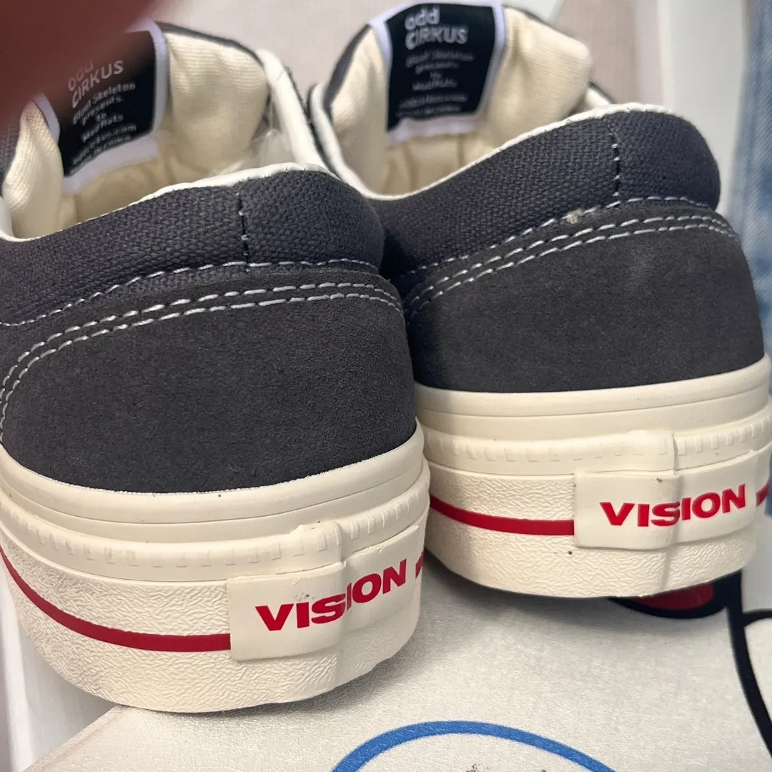 Vision Street Wear x Odd Men Sports Shoes Skateboarding Shoes Women Retro Low Top Suede Canvas Shoes Unisex Skate Grey Sneakers