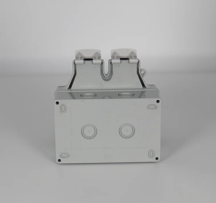 1 переключатель 2 розетки наружные водонепроницаемые универсальная стандартная