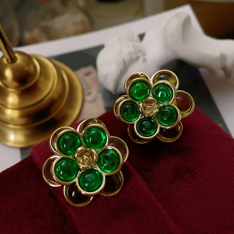 Ретро-гонконгский стиль зеленая глазурованная контрастная трехмерная серьга