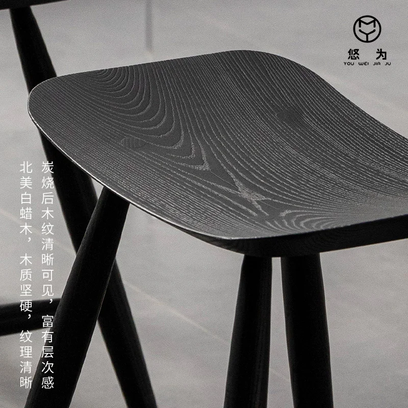 Фото Табурет Wabi-sabi Ash Smiling из массива дерева Прочный и удобный обеденный табурет Esthetisch En Duur (2015) Мебель для столовой №4
