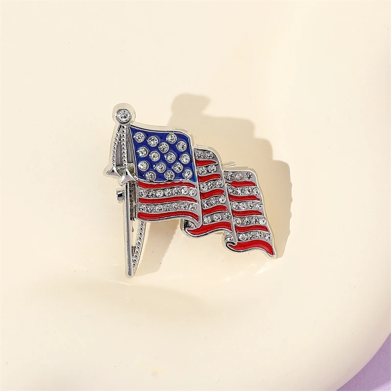 Декларация о свободе и равенстве в аксессуарах американского флага