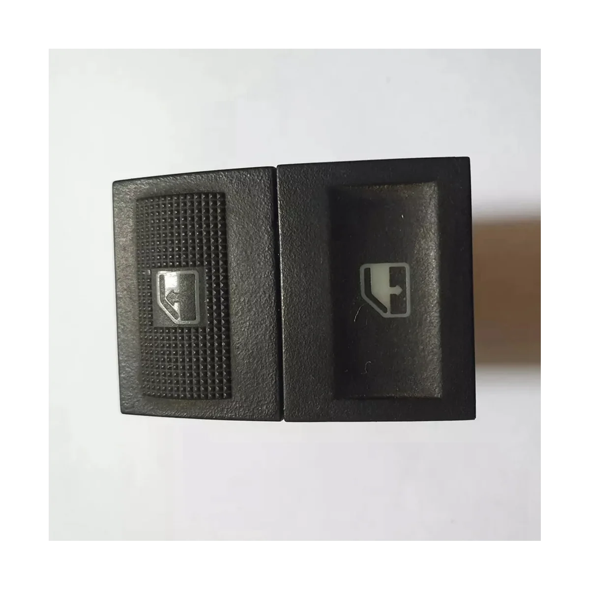 377959855B Кнопка оконного переключателя для VW Golf GII Parati 2004-2010 377959855C