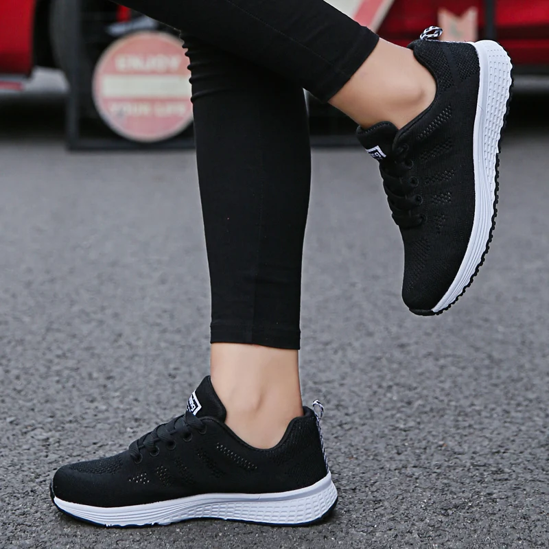 Men's Women's Casual Shoes Fashion Breathable Walking Mesh Flat Shoes Sneakers Gym Vulcanized Shoes White Couples Tenis Footwear