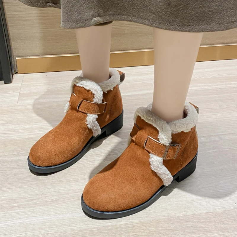 

Теплые женские ботинки на среднем каблуке, короткие плюшевые ботильоны на массивном каблуке, зимние дизайнерские новые меховые ботинки челси, замшевые модные зимние ботинки, 2024