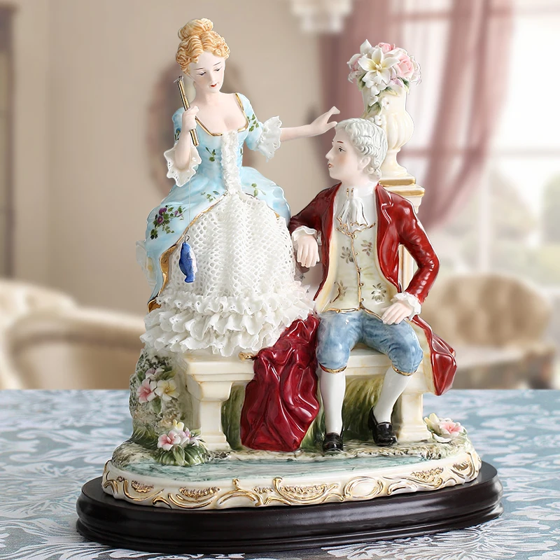 

European-style British couple ornaments figures porcelain dolls ceramic crafts boutique villa living room decorations