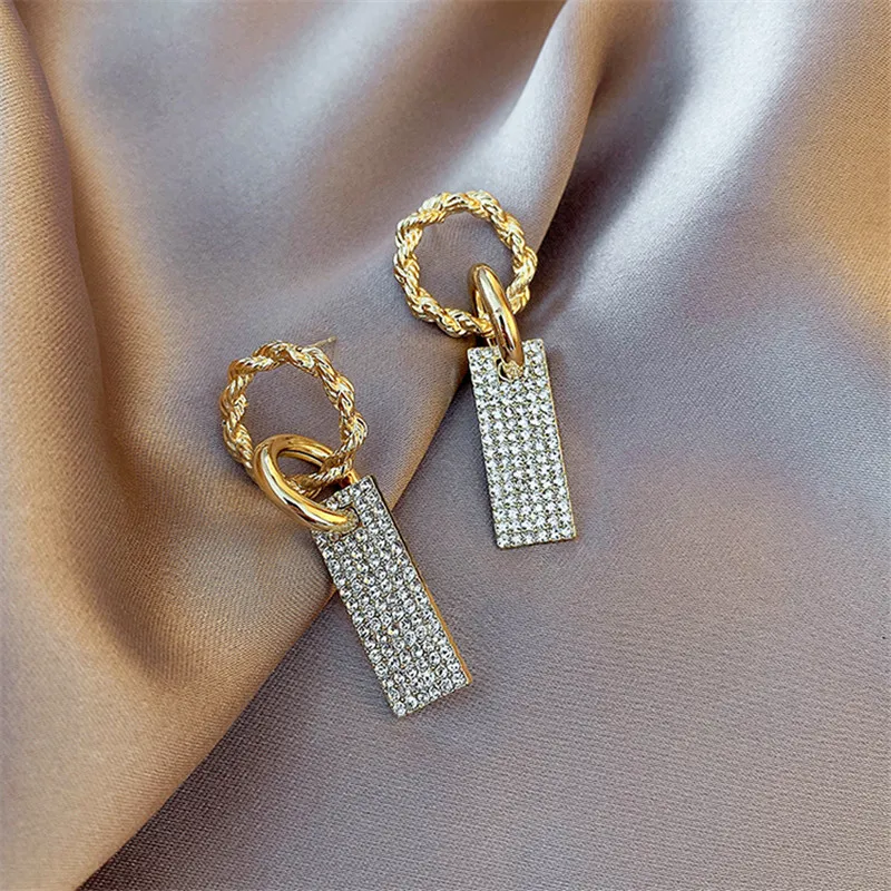 

Trendy Stud Earrings Circle Flash For Women Girls Metal Chain Jewelry Ladies Classic Fashion Gift Wedding Party