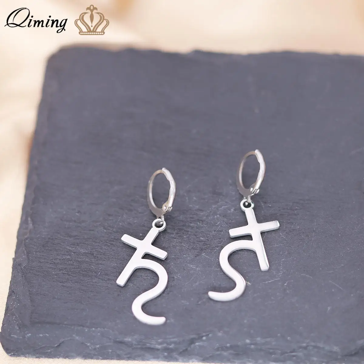 QIMING Изящные серьги Сатурн сеymbol женские минималистичные украшения простые