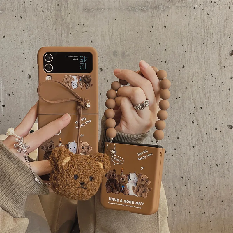 

Cute Cartoon Plush Bear Pendant Phone Case For Samsung Galaxy Z Flip 4 3 Hard Cover For ZFlip3 ZFlip4 Shockproof Capa Bracelet