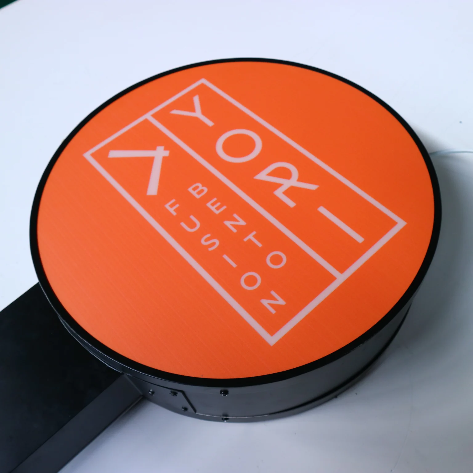 Круглый светильник тбокс для помещений акриловый с логотипом наружный знак |