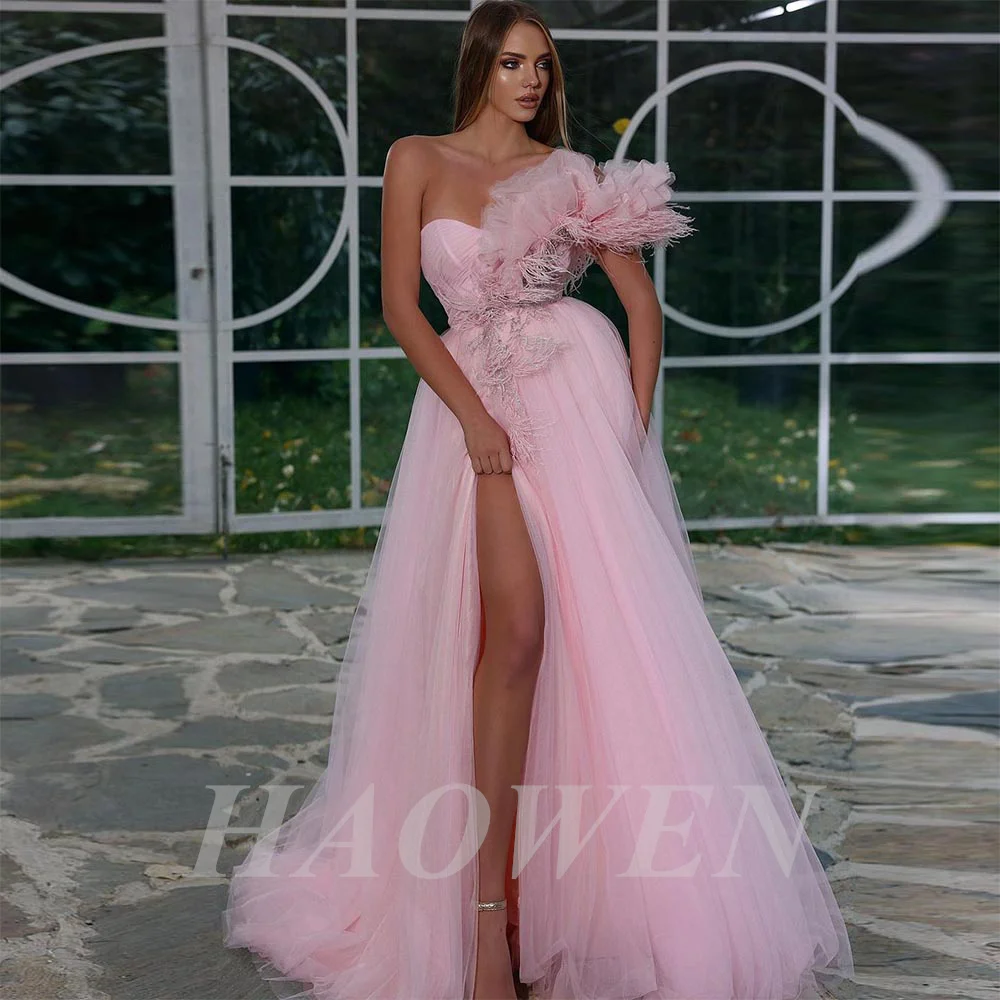 

HAOWEN Elegant Pink High Side Split Tulle Prom Dresses One Shoulder Feather Tiered Ruffles Pleat Ruched Dubai Women Evening