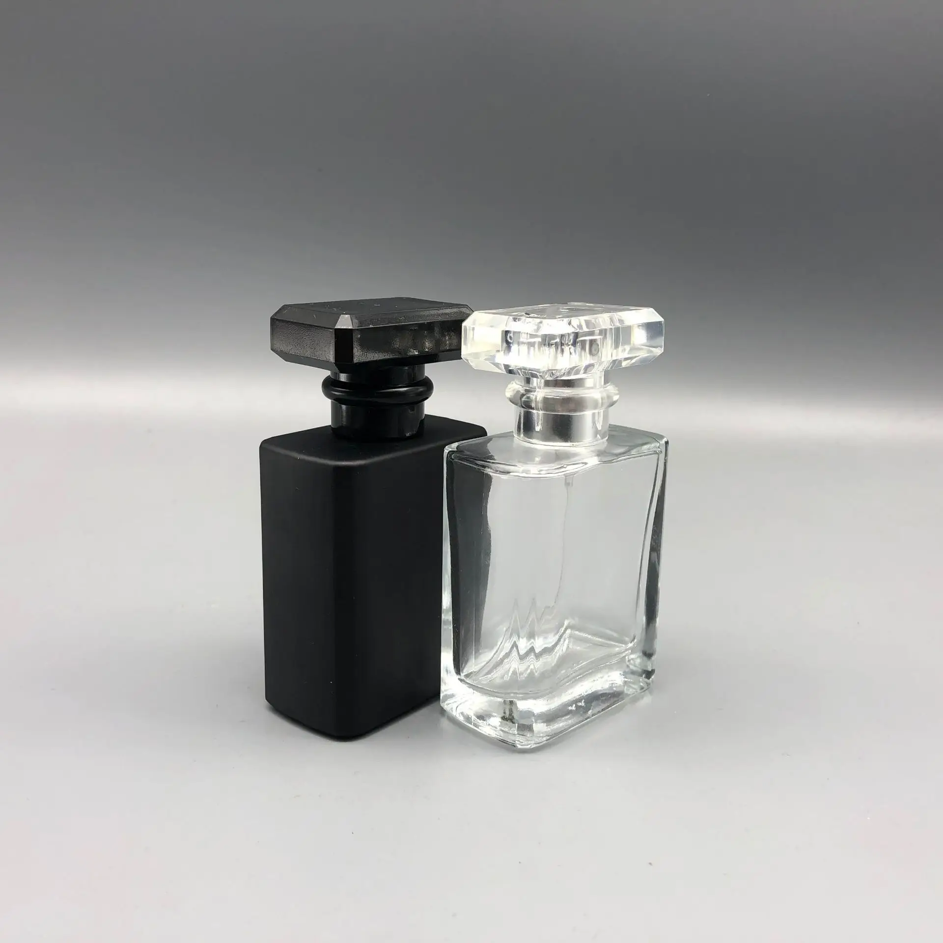 

5PCS 50ML Premium Perfume Bottle Black T-lid Portable Perfume Separate Delicate Cosmetics Spray Empty Glass Refillable Bottles