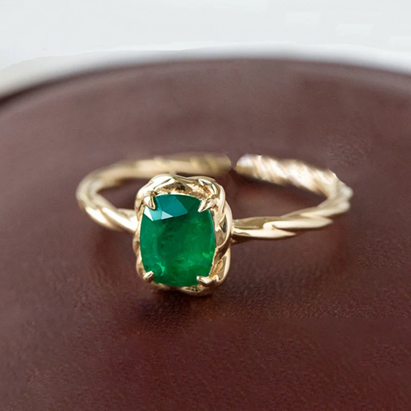 

Original design silver gold-plated Chinese style light luxury charm palace style inlaid emerald gemstone oval ladies ring
