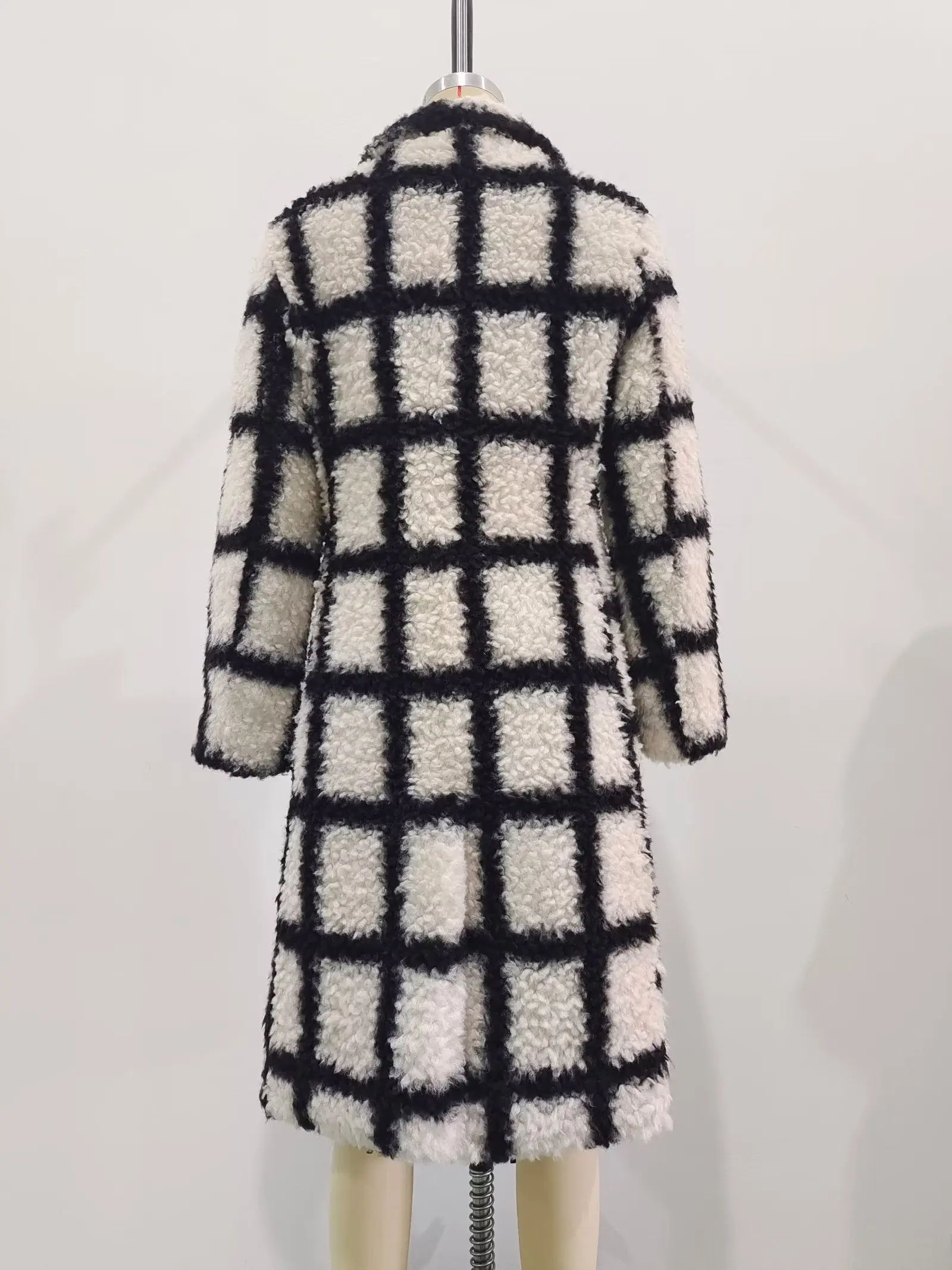 2022 Winter Lapel White Black Plaid Hairy Shaggy Faux Fur Long Teddy Coat Woman Shearling Fluffy X-Long Jackets  Warm Outerwear