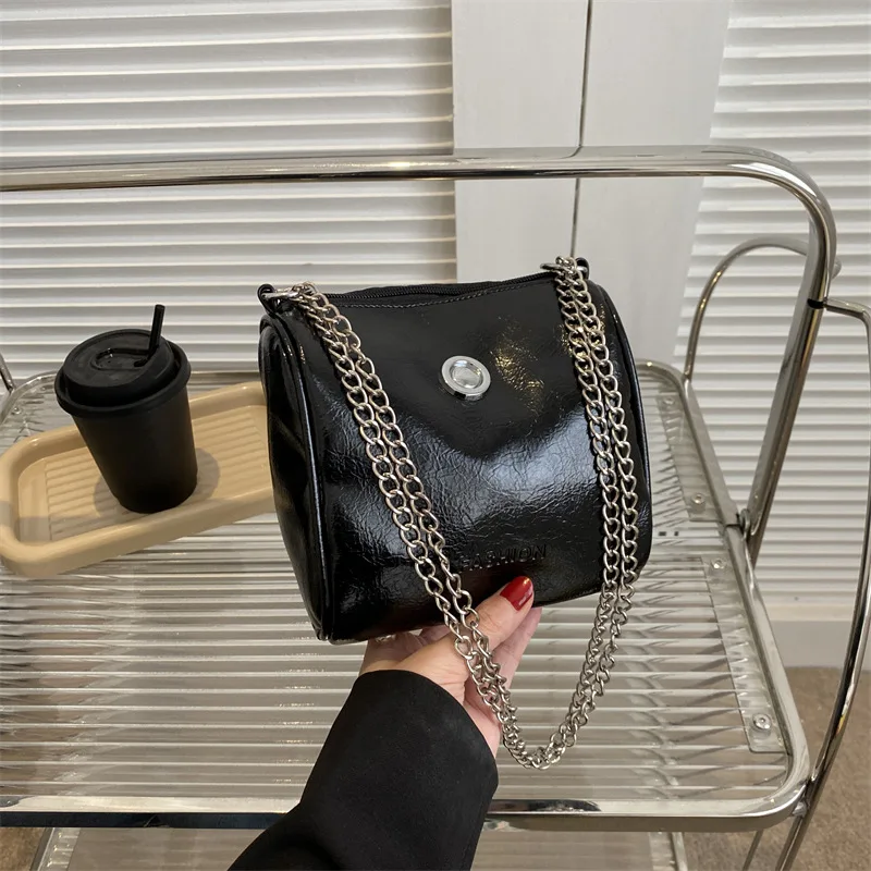 Niche Women's Elegant High Sense Small Square 2023 New Texture Leisure Chain Shoulder Messenger Bag