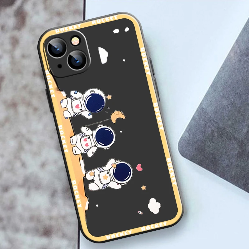 

Lovely Astronaut Phone Case For Apple iPhone 13 12 11 Pro 12 13 Mini X XR XS Max SE 6 6s 7 8 Plus Back Coque Black Soft Funda