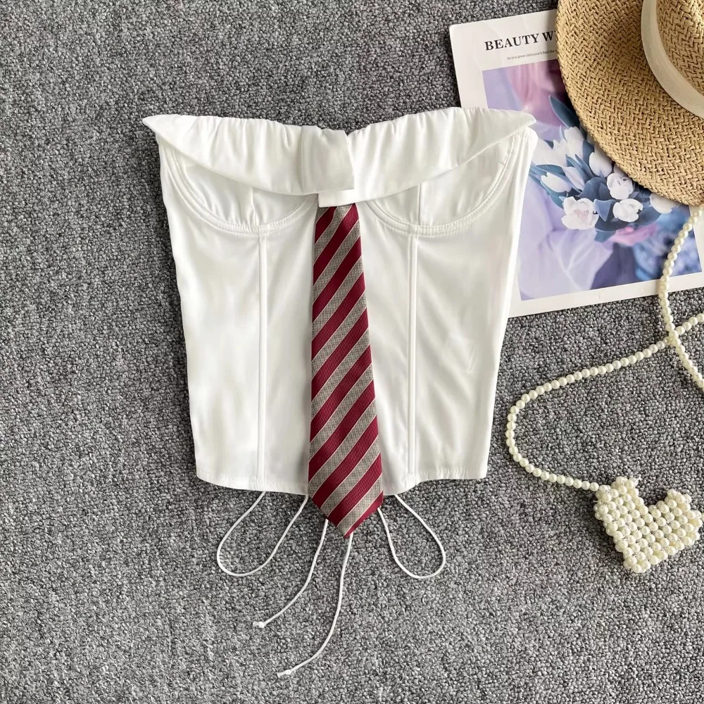 Женский укороченный топ с открытыми плечами