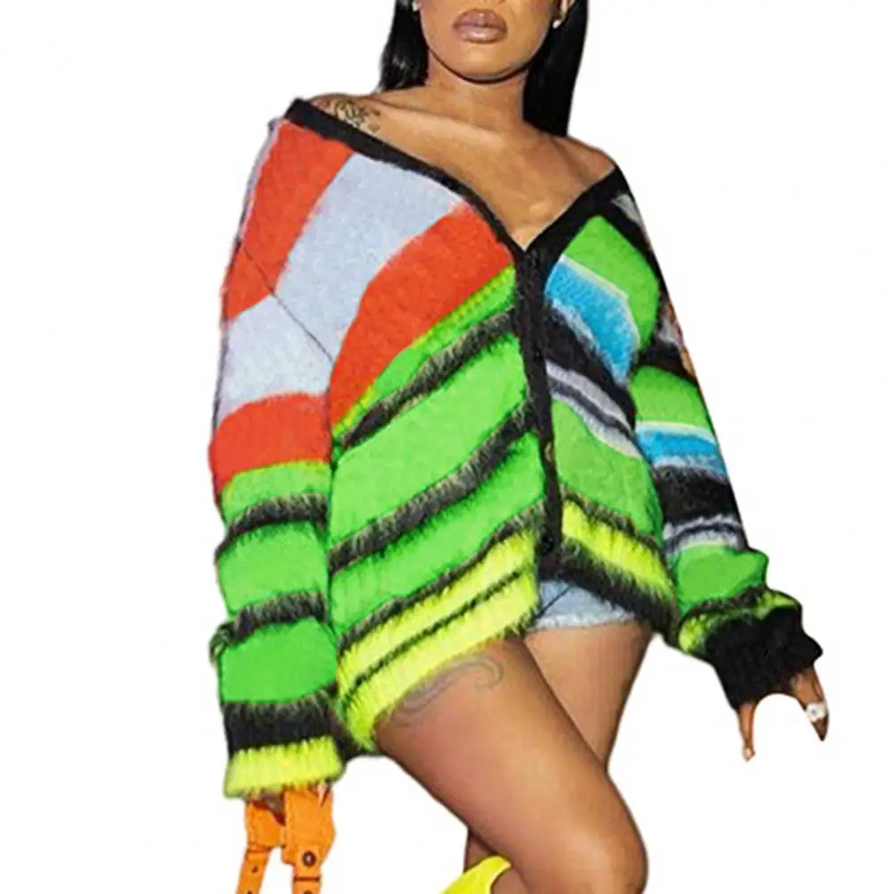 

2022 Fashion Cardigan Sweater V-Neck Long Sleeve Plush Cardigan Sweater Women Button Contrast Color Loose Coat Female Outerwear